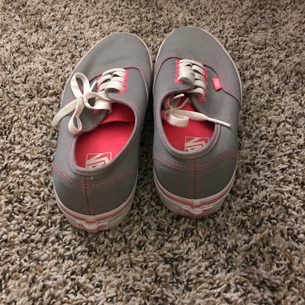 Vans - Picture 2 of 4